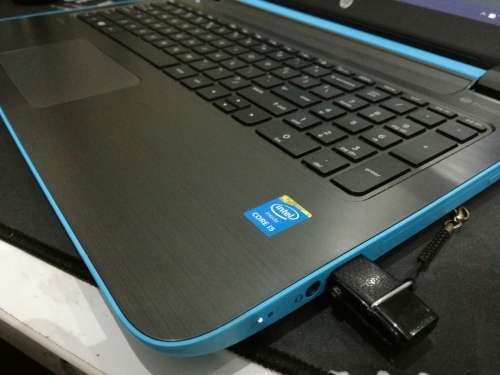 1ST BID TAKES!!!*BEAUTIFUL*HP PAVILION 15*i5-4210U*BEATS AUDIO*R22000 RETAIL*6GB RAM*1000GB HDD